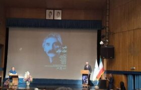 شبِ «خواننده ایران‌زمین» در نیاوران؛ بیژن بیژنی: با تمام وجود نگران ایران عزیزم هستم