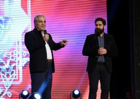 حضور «مهران مدیری» در کنسرت علی زندوکیلی؛ همخوانی «کوه قاف» در برج میلاد