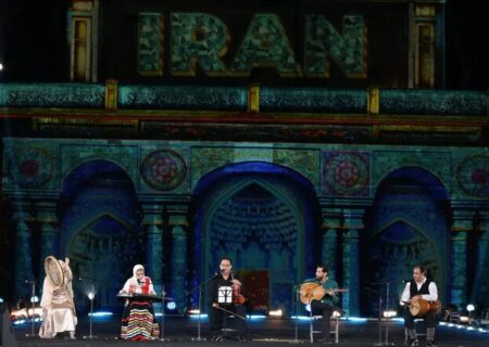 اجرای گروه «سر افشان» در جشنواره فرهنگ‌های جهان هانوی ۲۰۲۵
