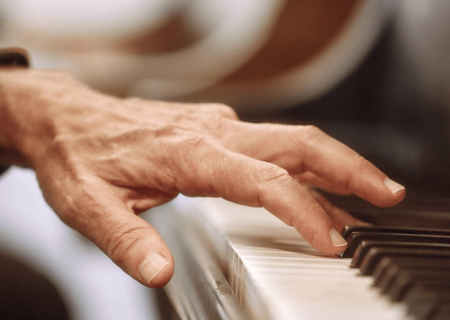 وقتی موسیقی حافظه را حفظ می‌کند؛ کاهش ۳۹ درصدی خطر زوال‌عقل