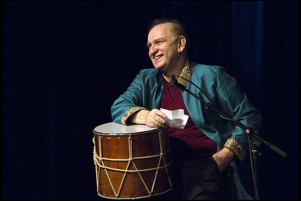 بازگشت وحید اسداللهی به صحنه با همراهی فرزندان در تالار وحدت