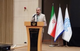 نوروزی: جایگاه چهرههای برجسته فرهنگ و هنر باید حفظ شود