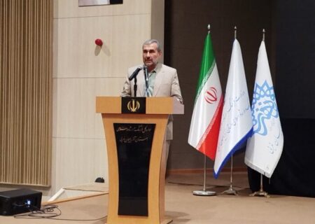 نوروزی: جایگاه چهره‌های برجسته فرهنگ و هنر باید حفظ شود