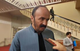 منصور مرادی پیشکسوت دف‌نوازی در آستانه عمل جراحی