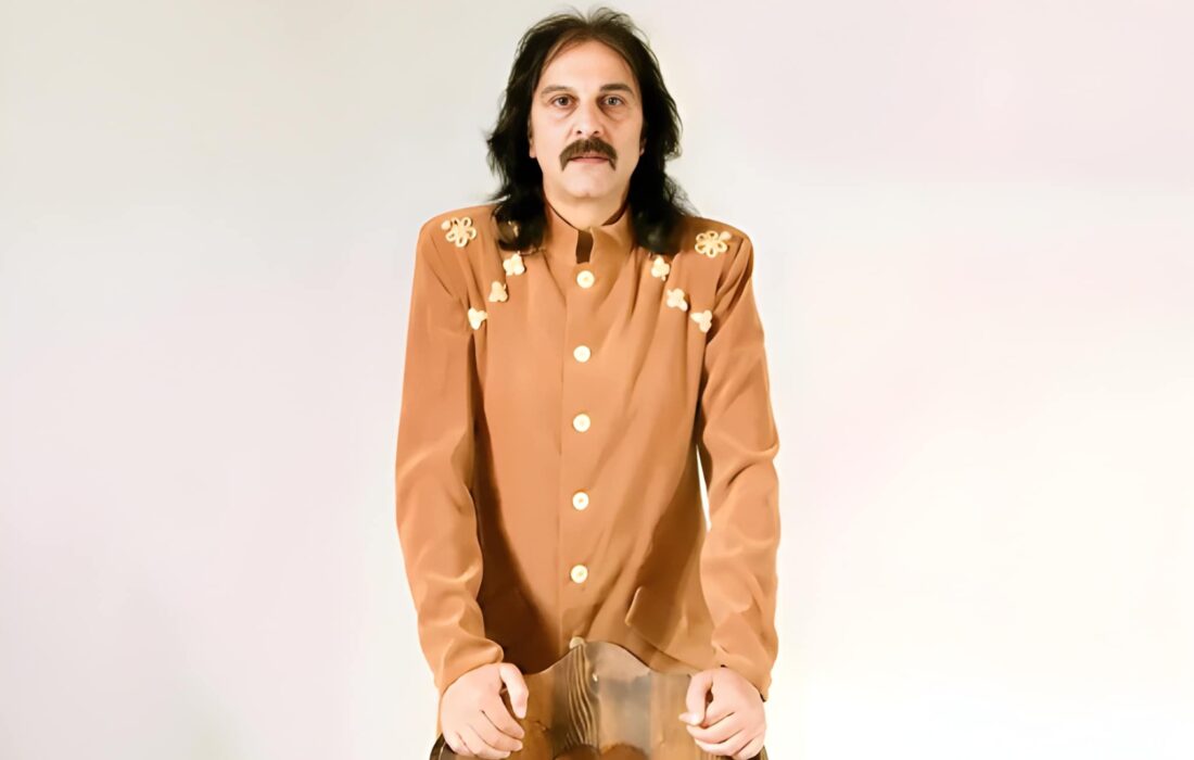 برای دلجویی، دیر است… یادداشتی درباره «آخرین» آلبوم کورش یغمایی