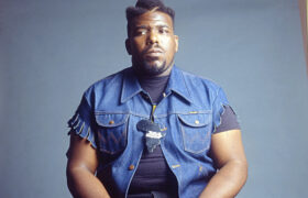 افریقا بمباتا از بنیانگذاران موسیقی هیپ‌‌هاپ درگذشت